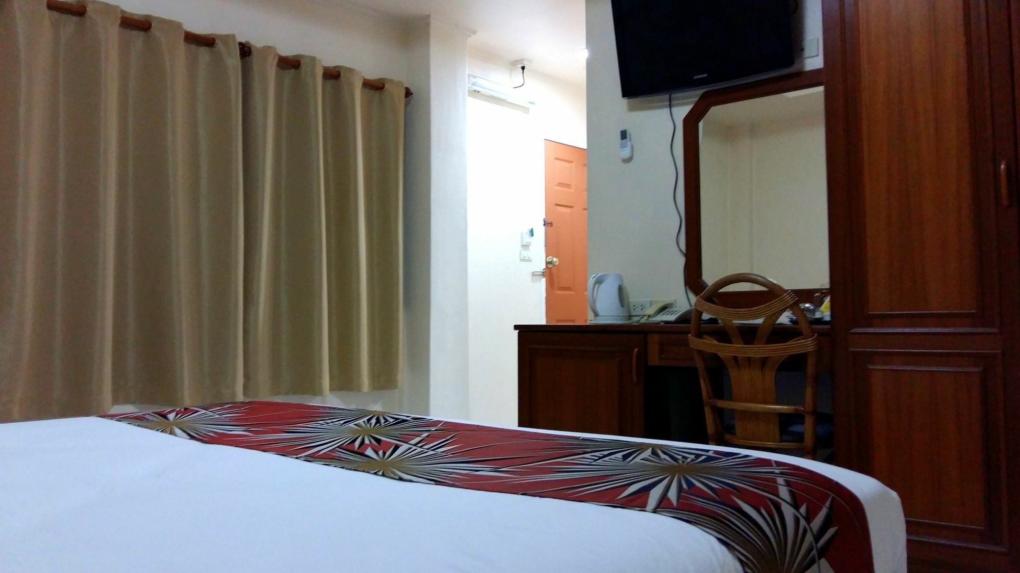 The Chillax Pattaya Hotel Buitenkant foto