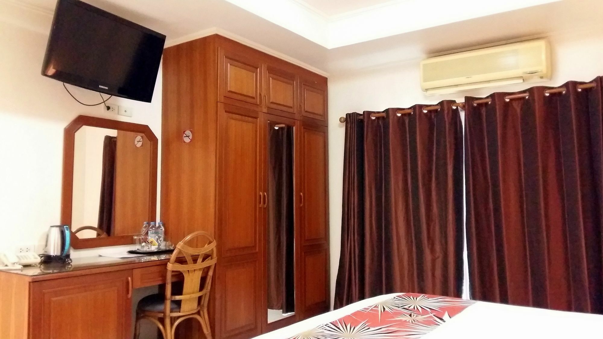 The Chillax Pattaya Hotel Buitenkant foto